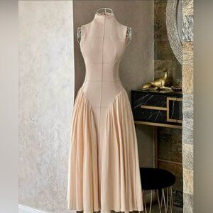NWT Sierra Darien Sleeveless Knit Midi Dress, pleated skirt in Nude-Blush, Med